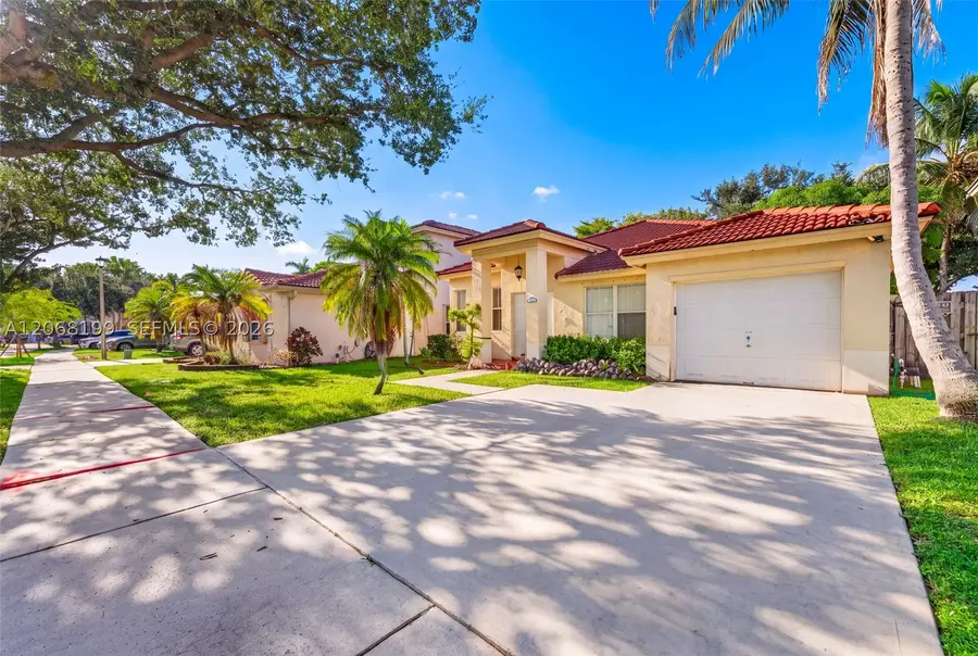 13976 S Cypress Cove Cir, Davie, FL 33325 - #2