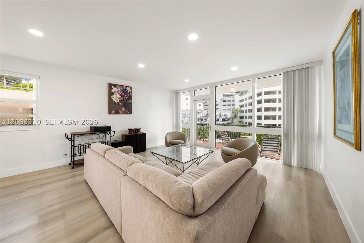 1408 Brickell Bay Dr #518, Miami, FL 33131 - #1