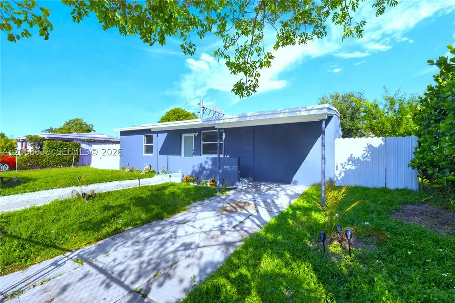 1854 Lauderdale Manor Dr, Fort Lauderdale, FL 33311 - #3