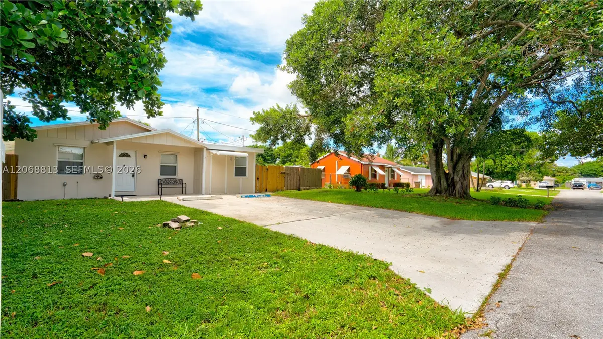 3344 Plaza Pl, Lake Worth, FL 33462 - #1