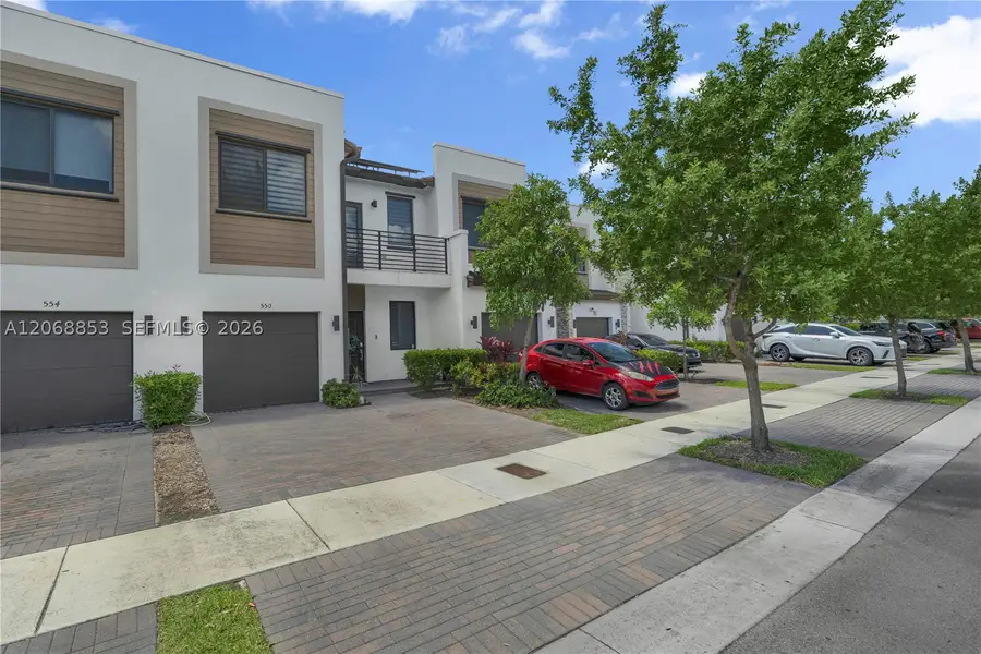 550 NE 207th St, Miami, FL 33179 - #2