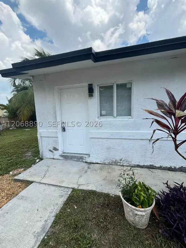 4145 SW 19th St, West Park, FL 33023