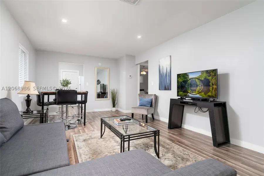 1352 Holly Heights Dr, Fort Lauderdale, FL 33304 - #3