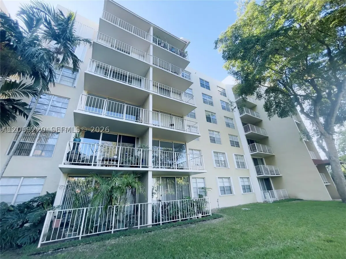 Address Withheld By Seller, Miami, FL 33176 - #1