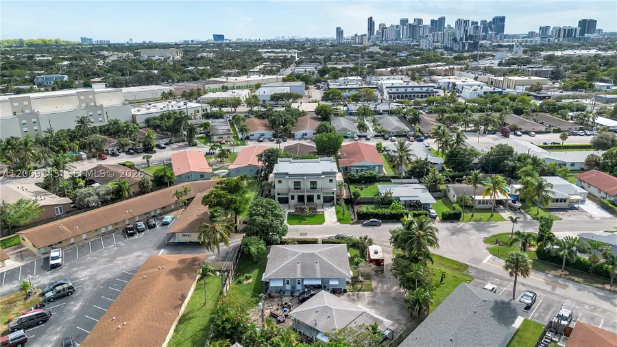 828 NE 14th St, Fort Lauderdale, FL 33304 - #2