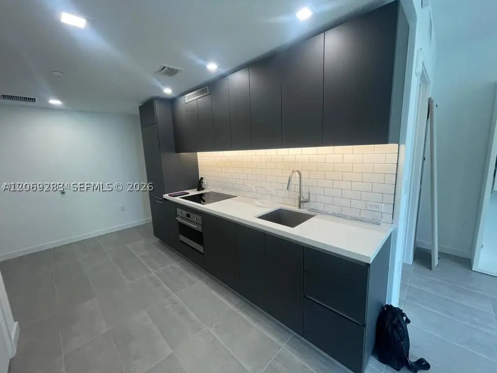 227 NE 2nd St #1613, Miami, FL 33132 - #1