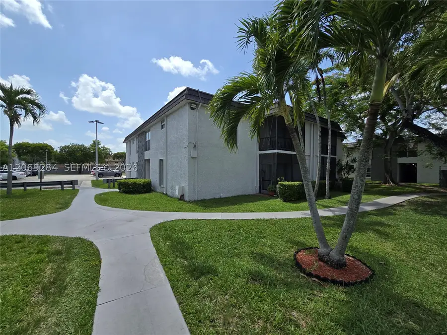 10375 N Kendall Dr #J7, Miami, FL 33176 - #2