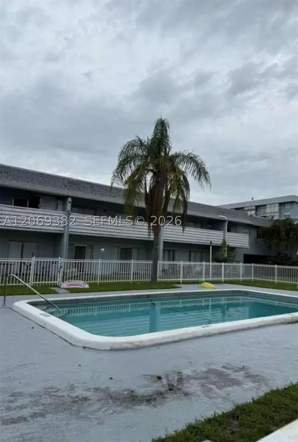 4251 NW 5th St #131, Plantation, FL 33317