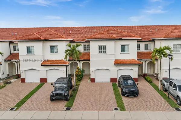 3530 NW 29th Ct, Lauderdale Lakes, FL 33311