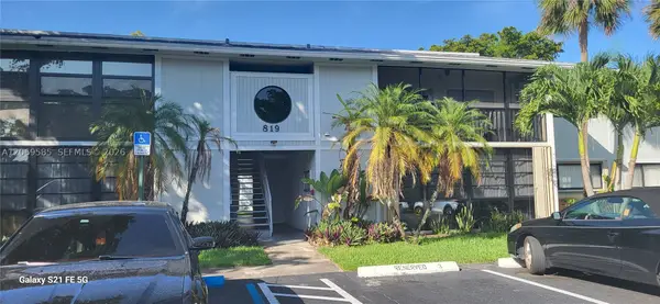 819 NE 199th St #6-101, Miami, FL 33179