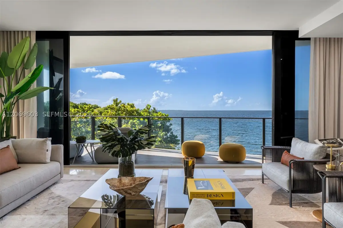 3581 E Glencoe St #302, Miami, FL 33133 - #1