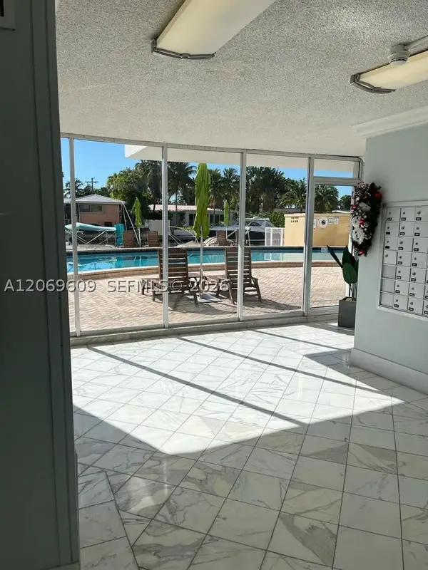 2020 NE 135th St #609, North Miami, FL 33181