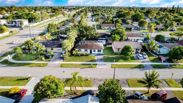 8110 SW 4th Pl, North Lauderdale, FL 33068