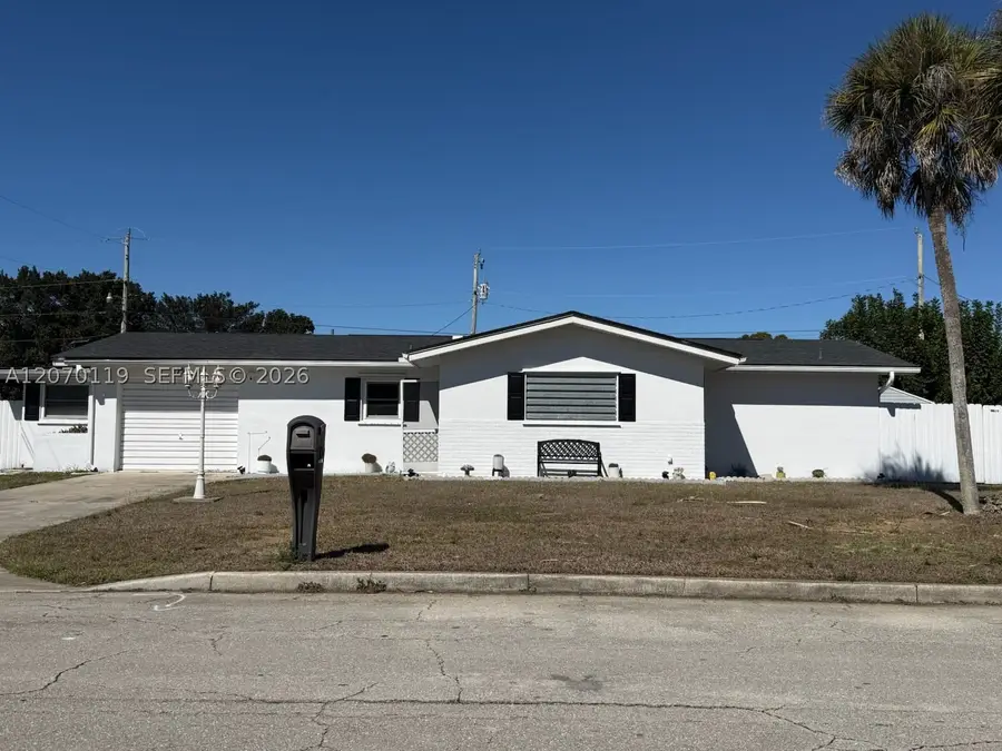 129 E Lake Dr, Lehigh Acres, FL 33936 - #2