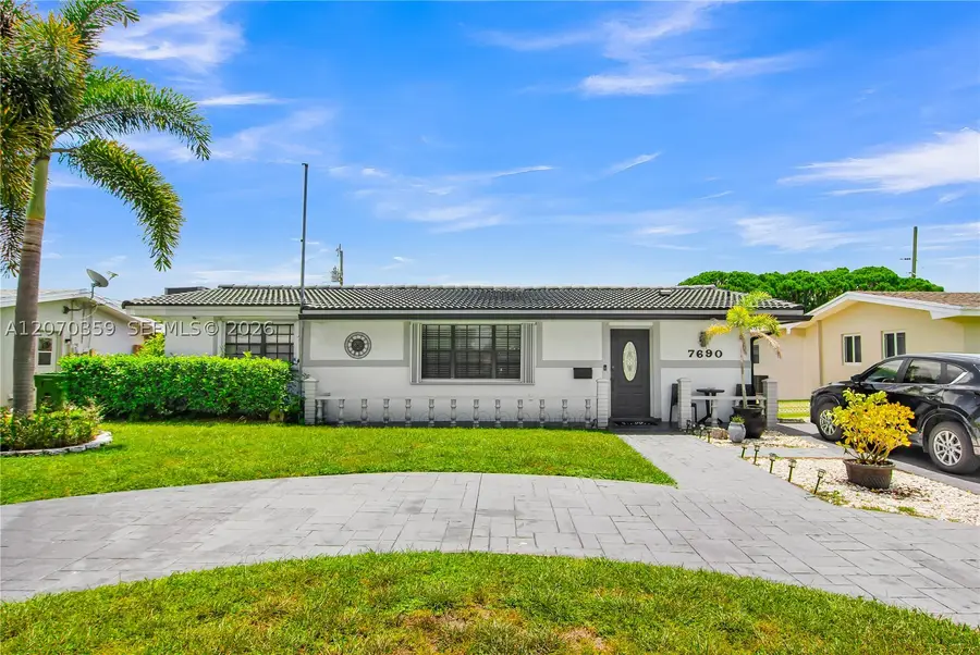 7690 NW 16th Ct, Pembroke Pines, FL 33024 - #2