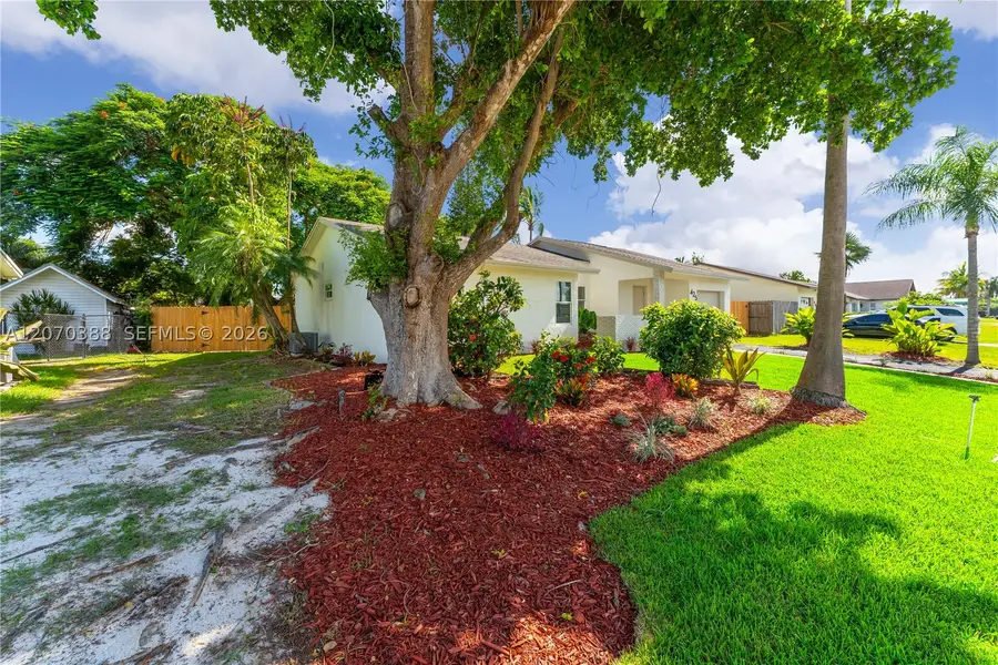 425 NW 17th St, Homestead, FL 33030 - #3