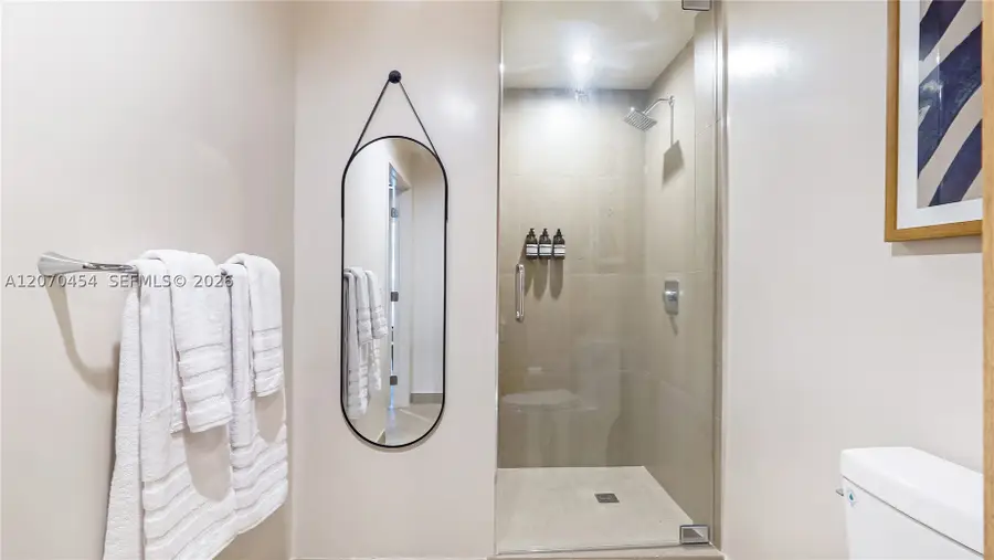 11 NE 6th St #808, Miami, FL 33132 - #2