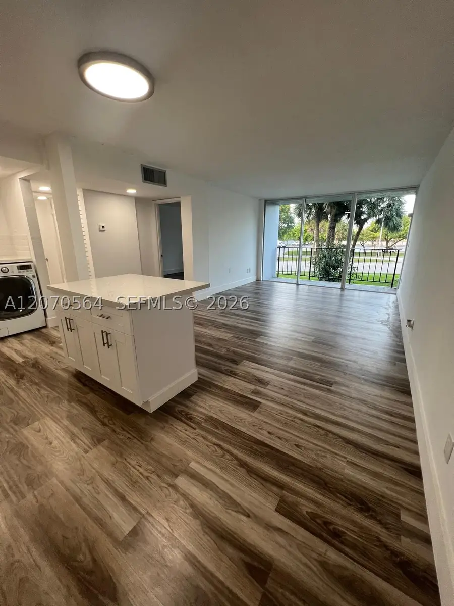 310 Fontainebleau Blvd #204, Miami, FL 33172 - #2