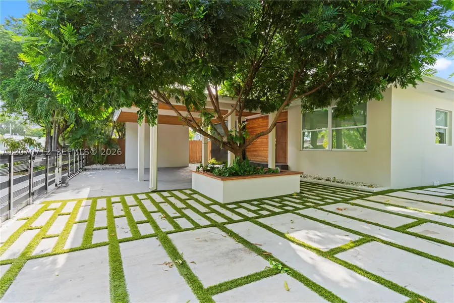 221 NE 44th St, Miami, FL 33137 - #2