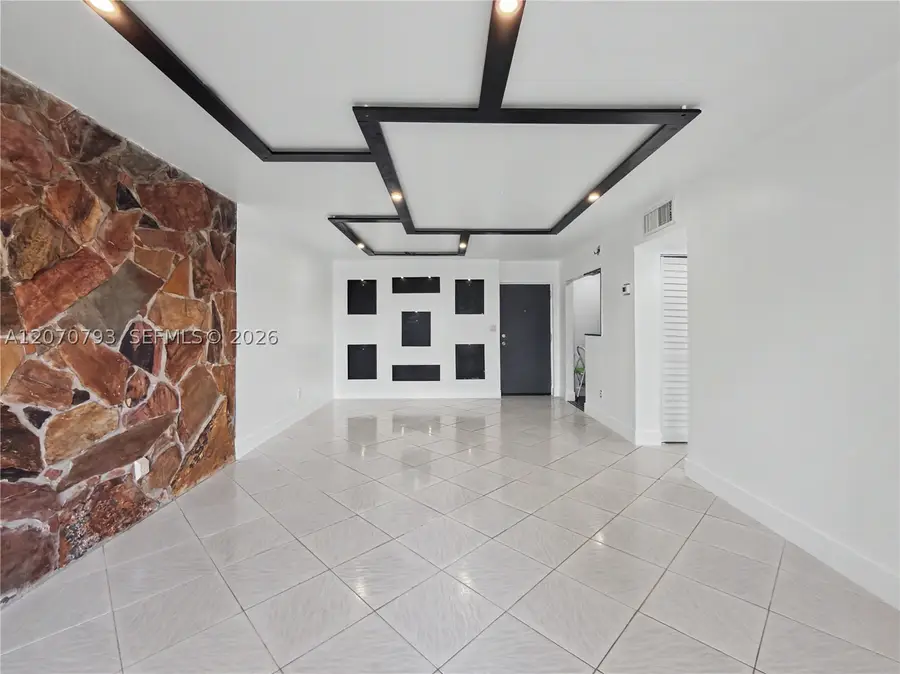 8411 NW 8th St #102, Miami, FL 33126 - #2