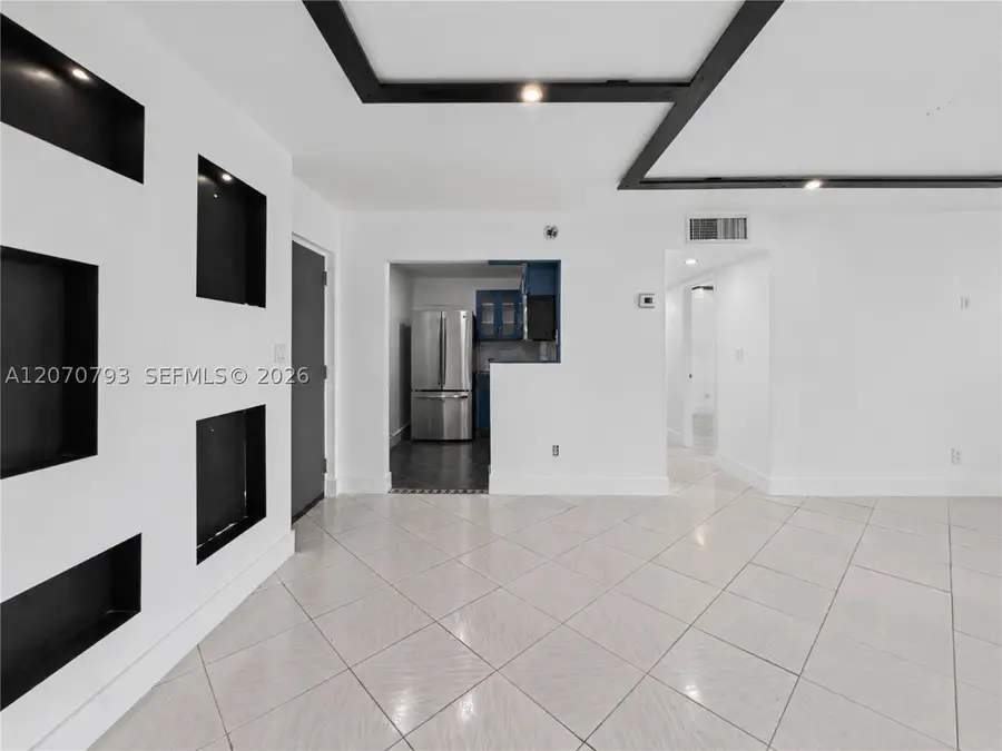 8411 NW 8th St #102, Miami, FL 33126 - #3