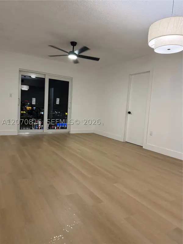 4713 NW 7th St #409-1, Miami, FL 33126