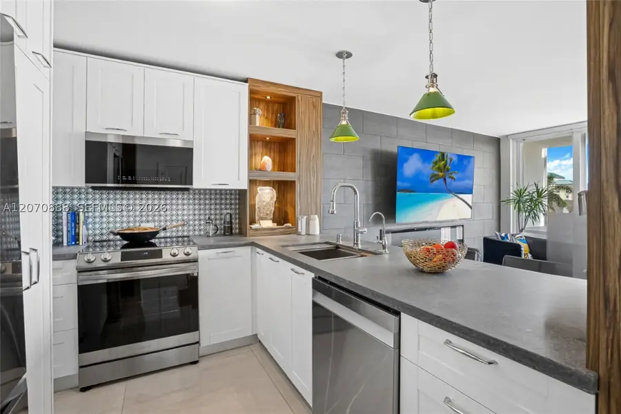 2881 NE 33rd Ct #5G, Fort Lauderdale, FL 33306 - #3