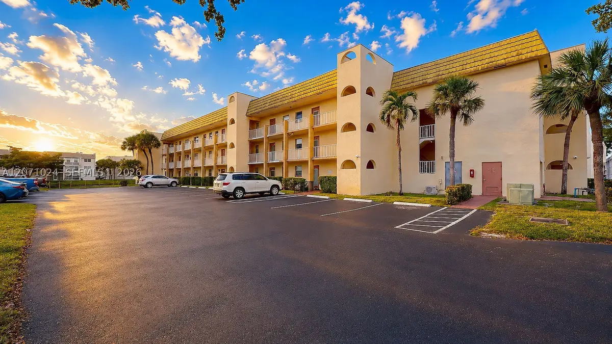 8500 Sunrise Lakes Blvd #201, Sunrise, FL 33322 - #1