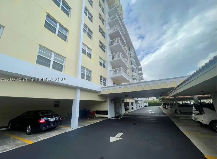 2500 NE 48th Ln #806, Fort Lauderdale, FL 33308 - #2