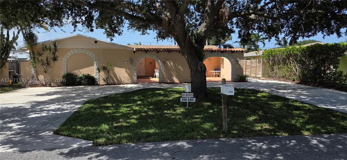2359 N Wallen Dr, Palm Beach Gardens, FL 33410 - #1