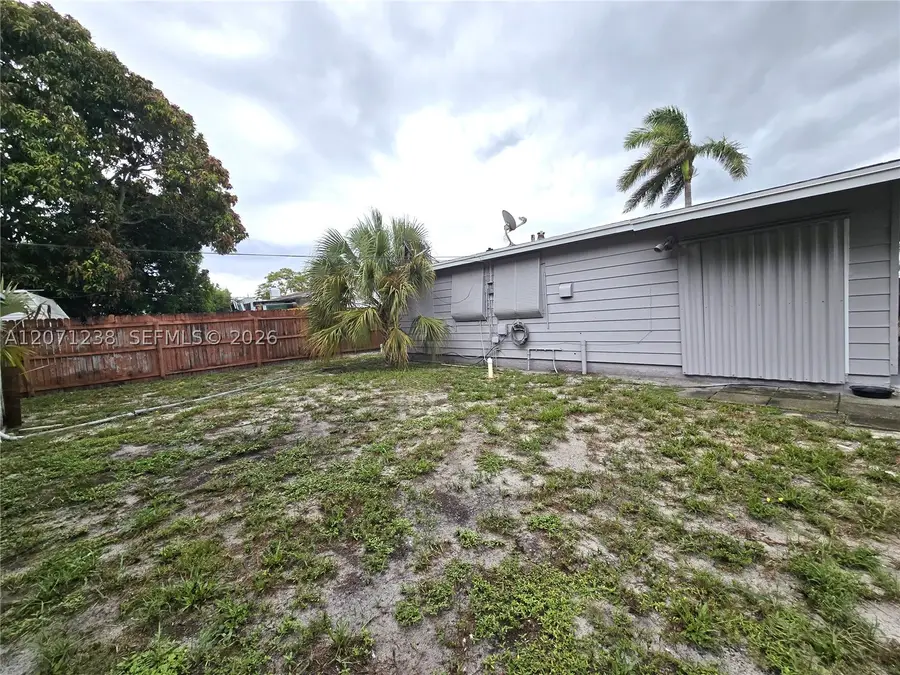 515 Hunter St, West Palm Beach, FL 33405 - #2