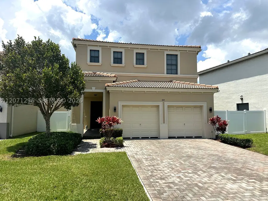 885 NE 191st St, Miami, FL 33179 - #2