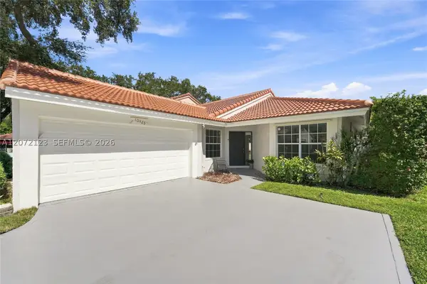 10425 NW 9th Mnr, Coral Springs, FL 33071