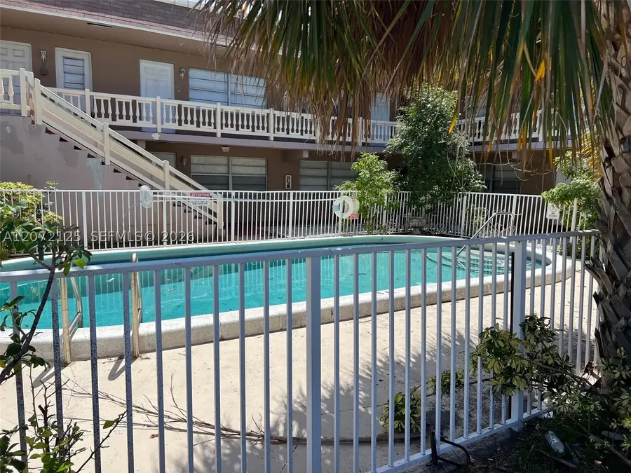 241 SE 9th Ave #109, Pompano Beach, FL 33060 - #2