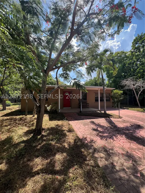 143 SW 22nd Ter, Fort Lauderdale, FL 33312