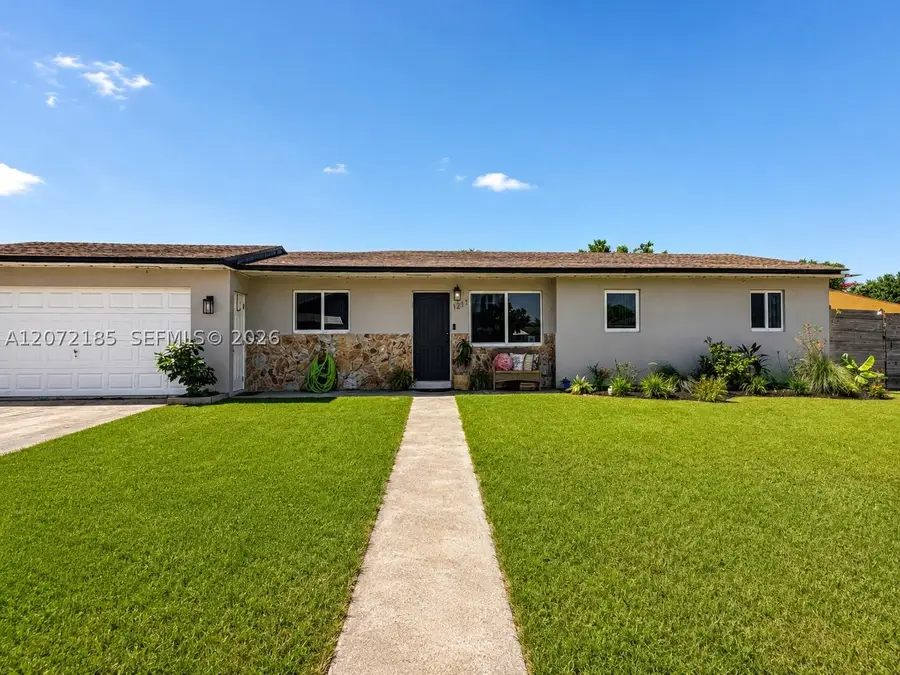 1211 NW 18th St, Homestead, FL 33030 - #2