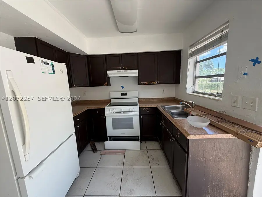 2850 NW 24th Ct, Fort Lauderdale, FL 33311 - #2
