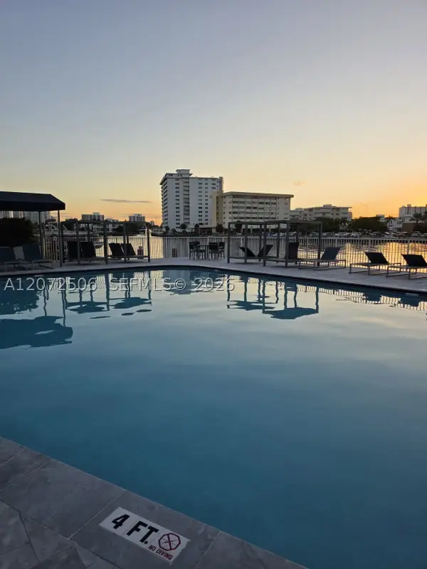 1833 S Ocean Dr #809, Hallandale Beach, FL 33009
