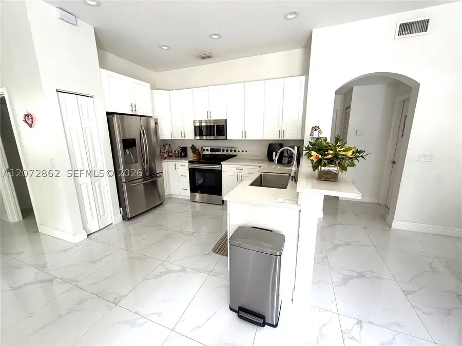 16747 NW 10th St, Pembroke Pines, FL 33028 - #3
