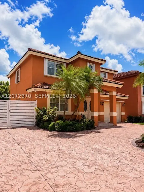 19727  NW 84 Th Pl, Hialeah, FL 33015