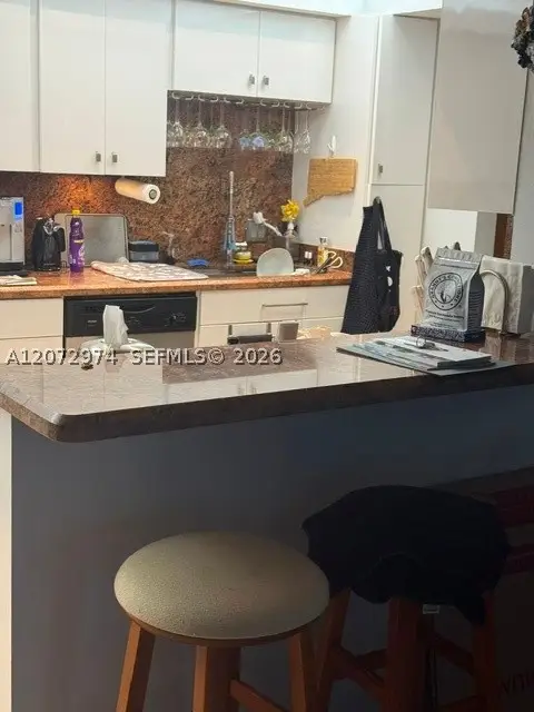 Address Withheld By Seller, Hallandale Beach, FL 33009