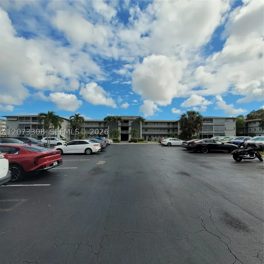 1001 Hillcrest Ct #215, Hollywood, FL 33021 - #2