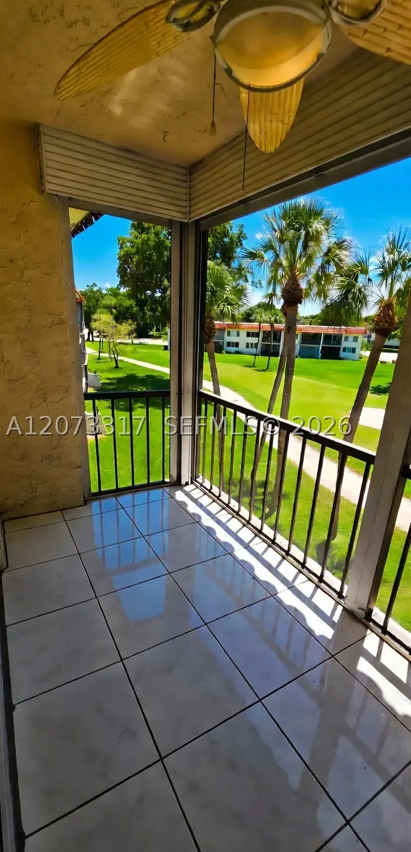 8911 S Hollybrook Blvd #310, Pembroke Pines, FL 33025