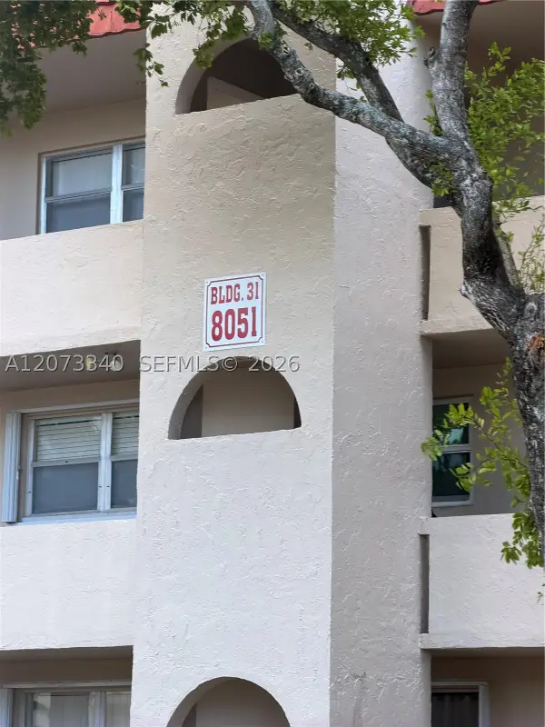 8051 N Sunrise Lakes Dr #107, Sunrise, FL 33322