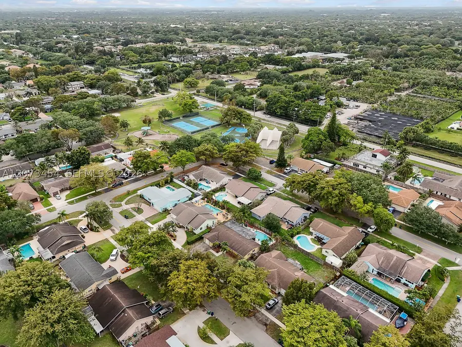 5009 SW 104th Ave, Cooper City, FL 33328 - #2