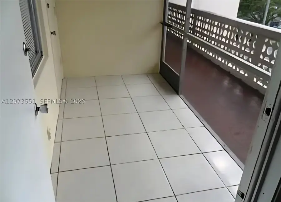 1425 Arthur St #414B, Hollywood, FL 33020 - #3