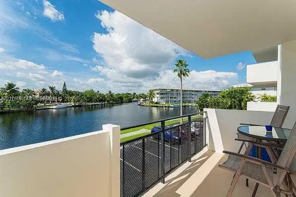 401 Golden Isles Dr #211, Hallandale Beach, FL 33009