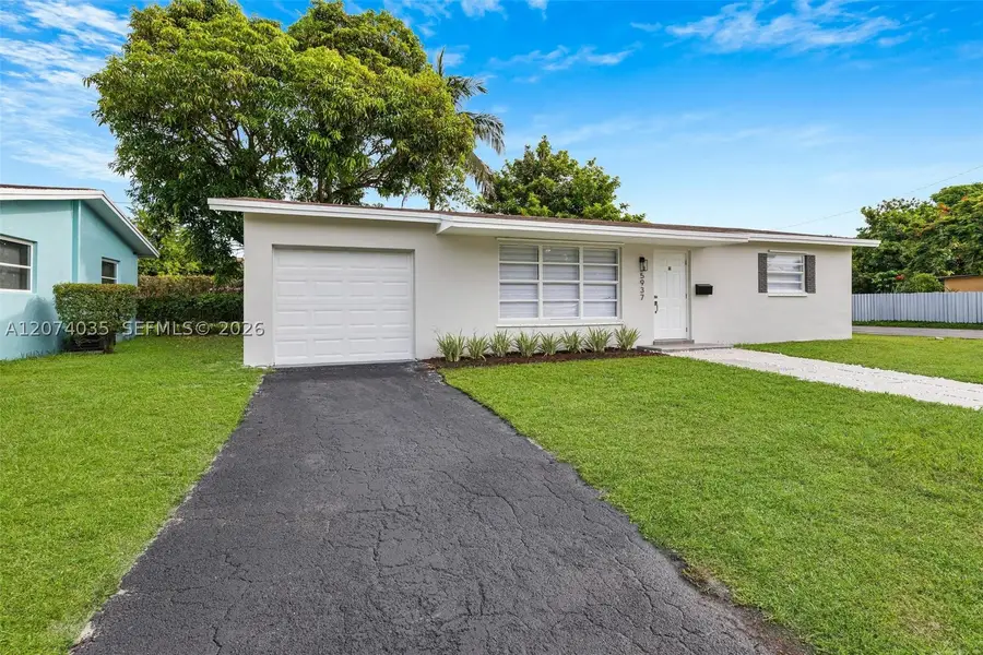 5937 NW 16th Ct, Sunrise, FL 33313 - #2