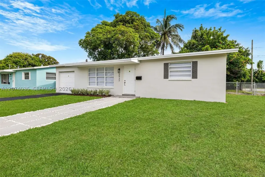 5937 NW 16th Ct, Sunrise, FL 33313 - #3