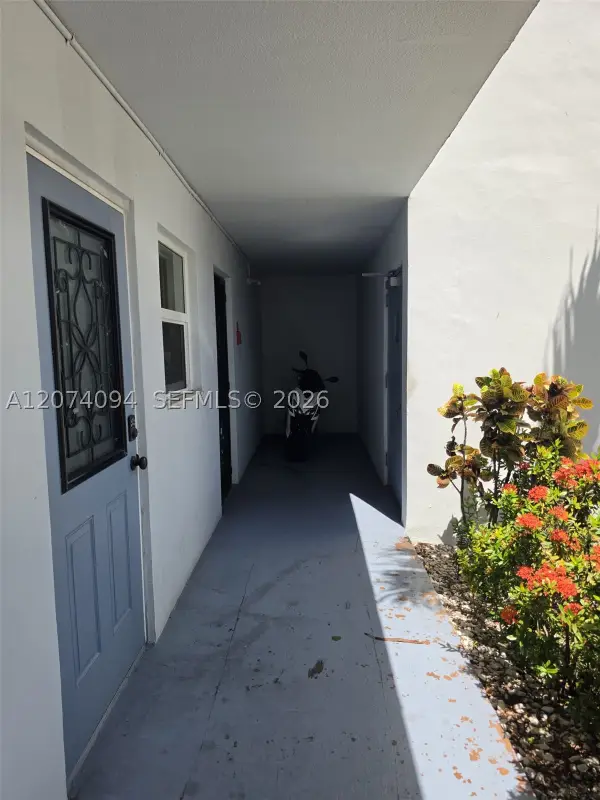 300 NE 12th Ave #108, Hallandale Beach, FL 33009